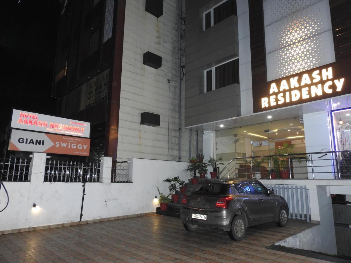 Hotel Aakash Residency Dehradun Esterno foto