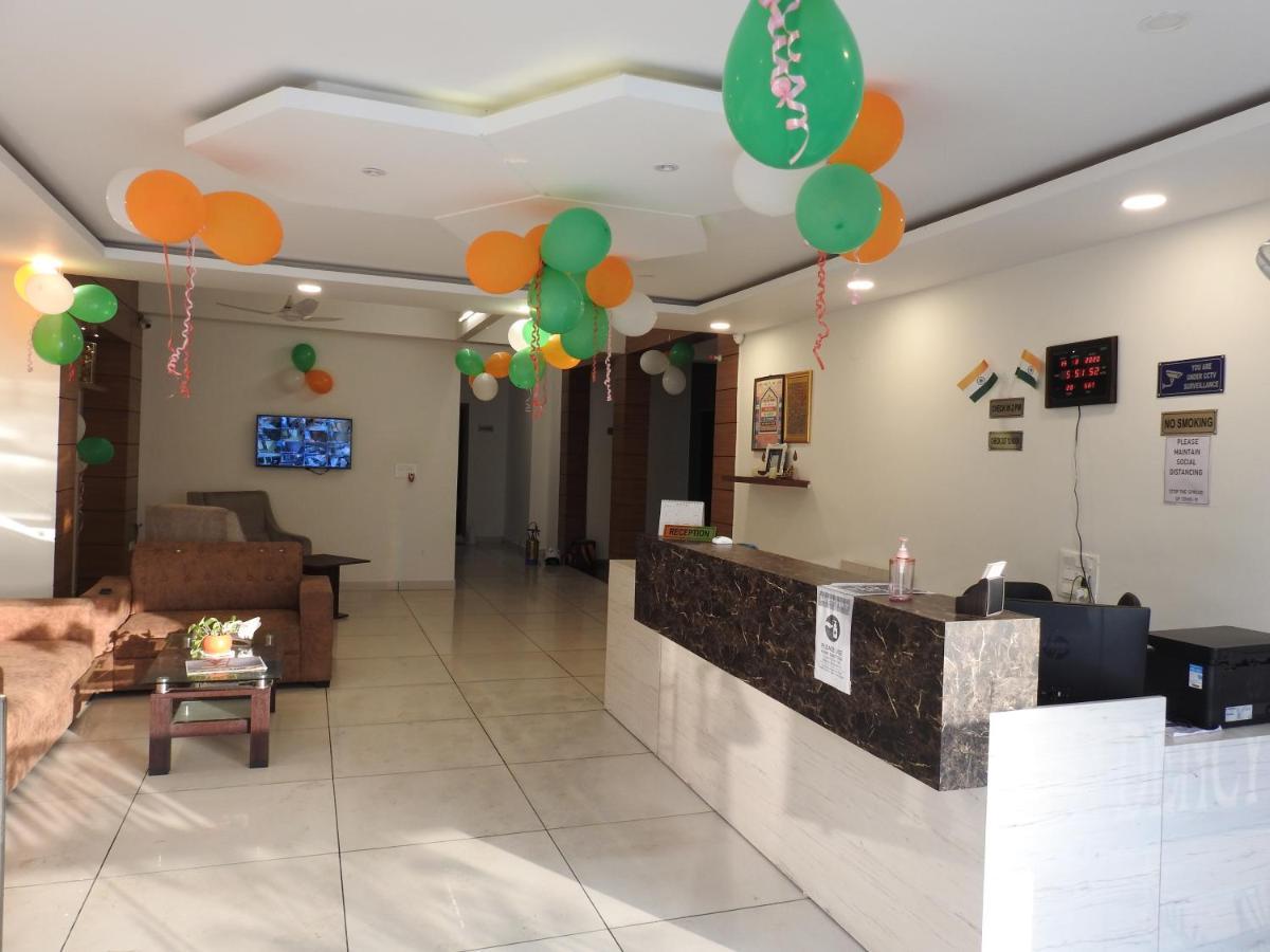 Hotel Aakash Residency Dehradun Esterno foto
