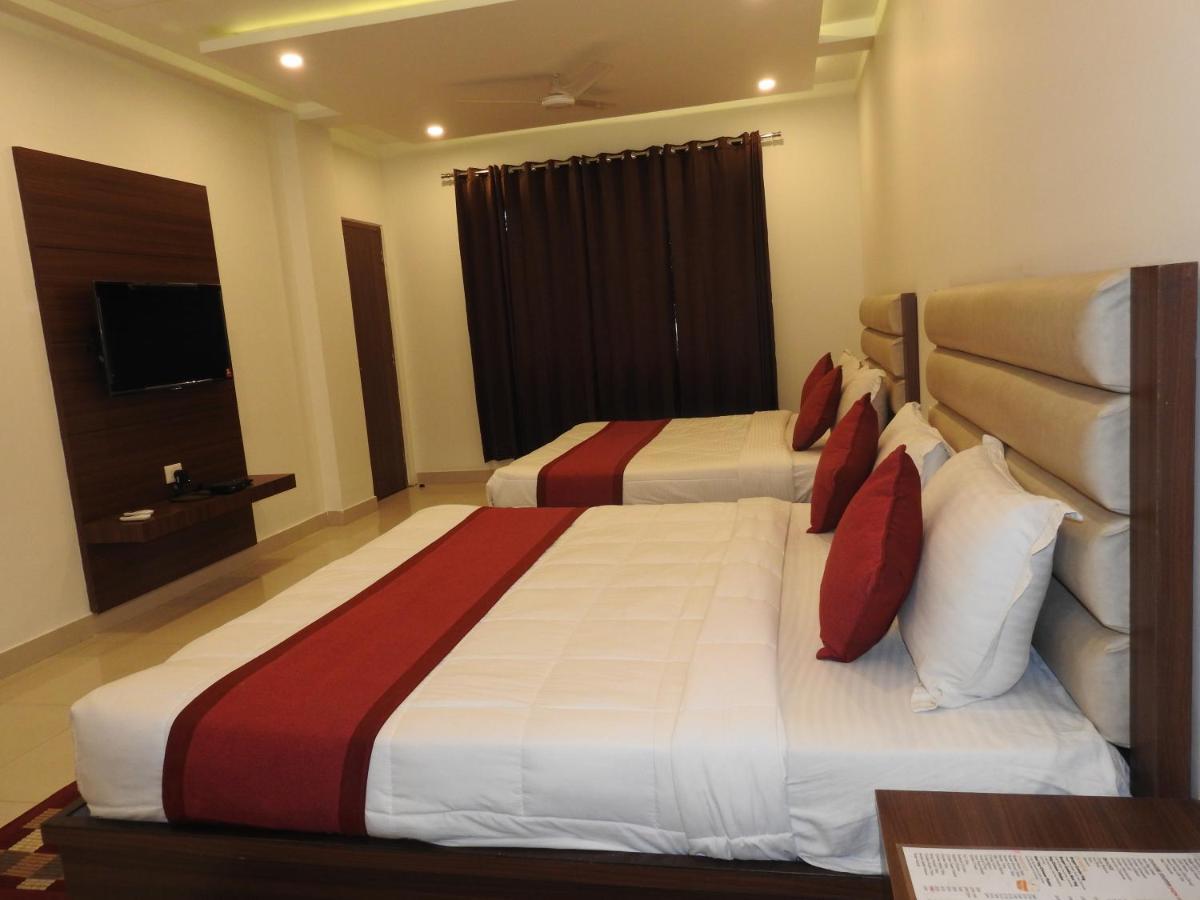 Hotel Aakash Residency Dehradun Esterno foto