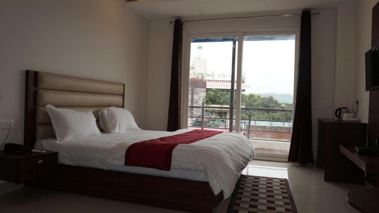Hotel Aakash Residency Dehradun Esterno foto