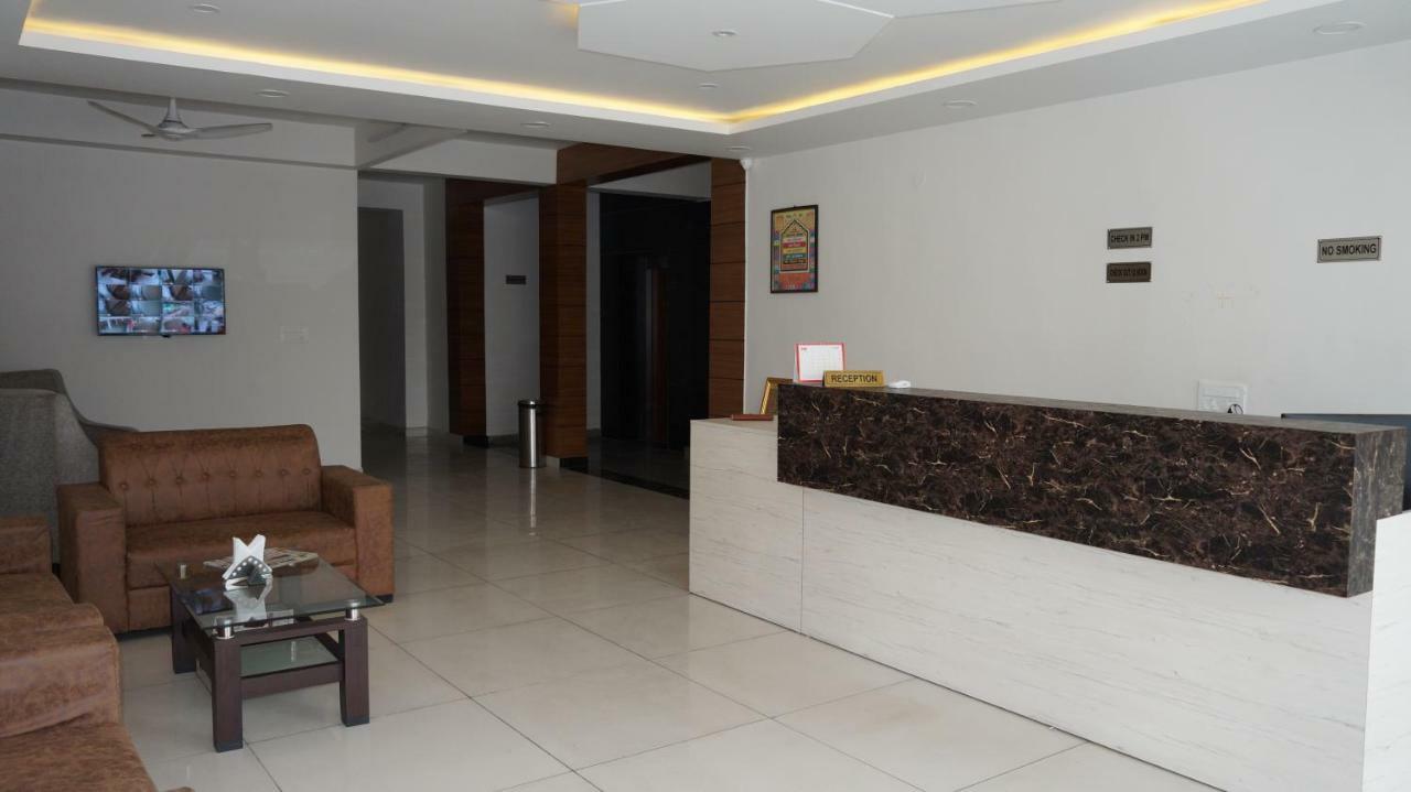 Hotel Aakash Residency Dehradun Esterno foto